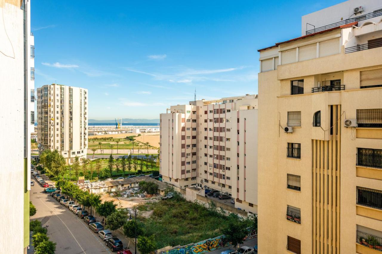 Appartement 2 Chambres Pres De La Corniche Tangier Bagian luar foto