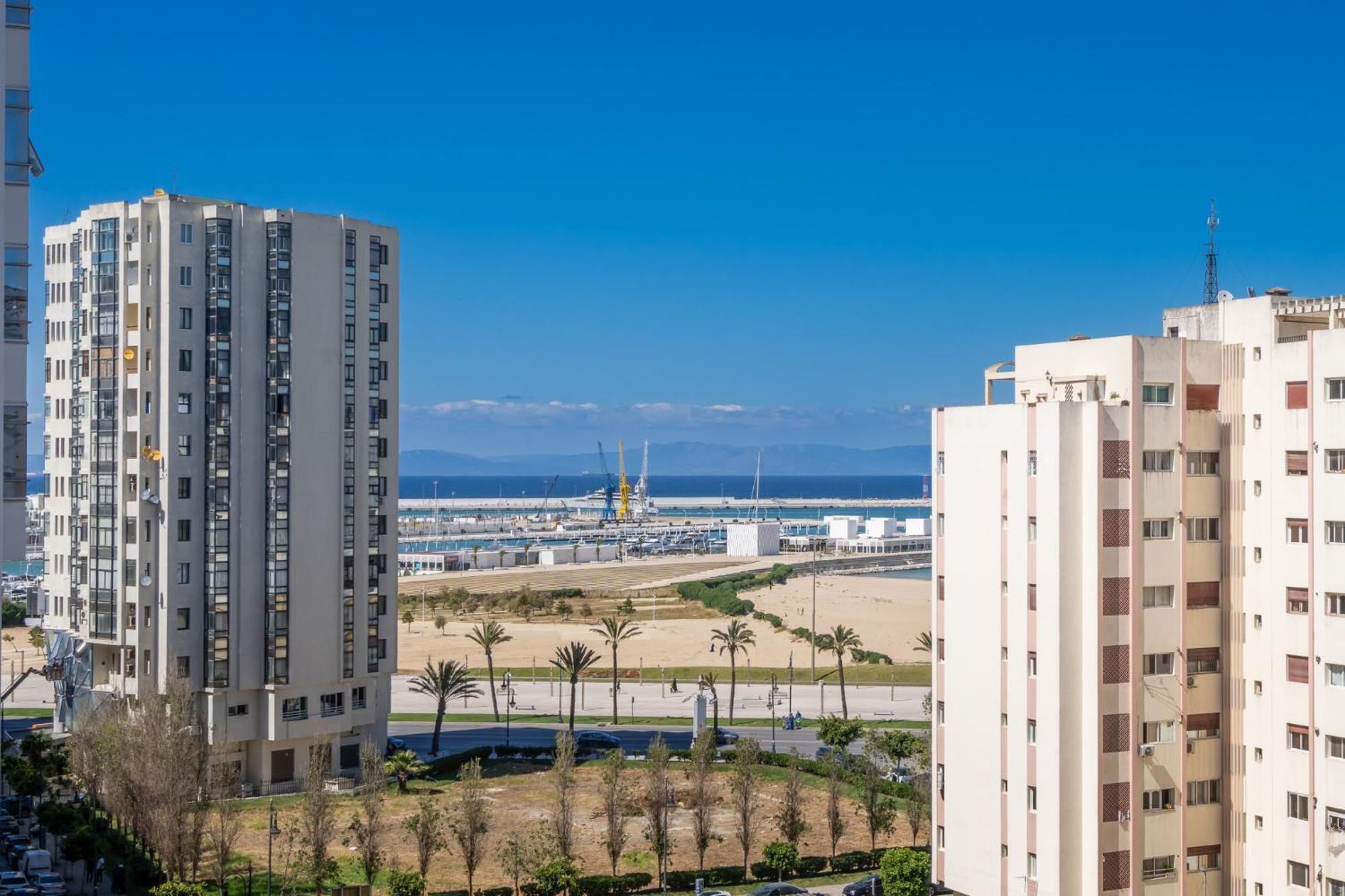 Appartement 2 Chambres Pres De La Corniche Tangier Bagian luar foto