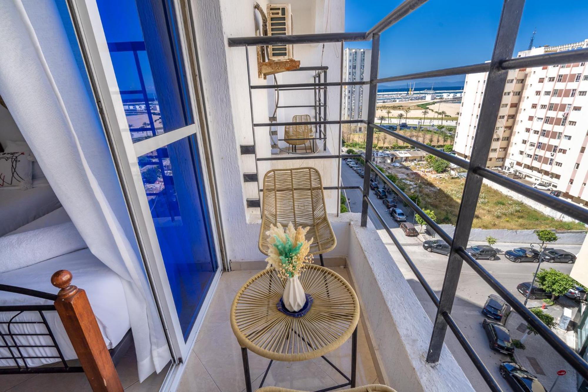 Appartement 2 Chambres Pres De La Corniche Tangier Bagian luar foto