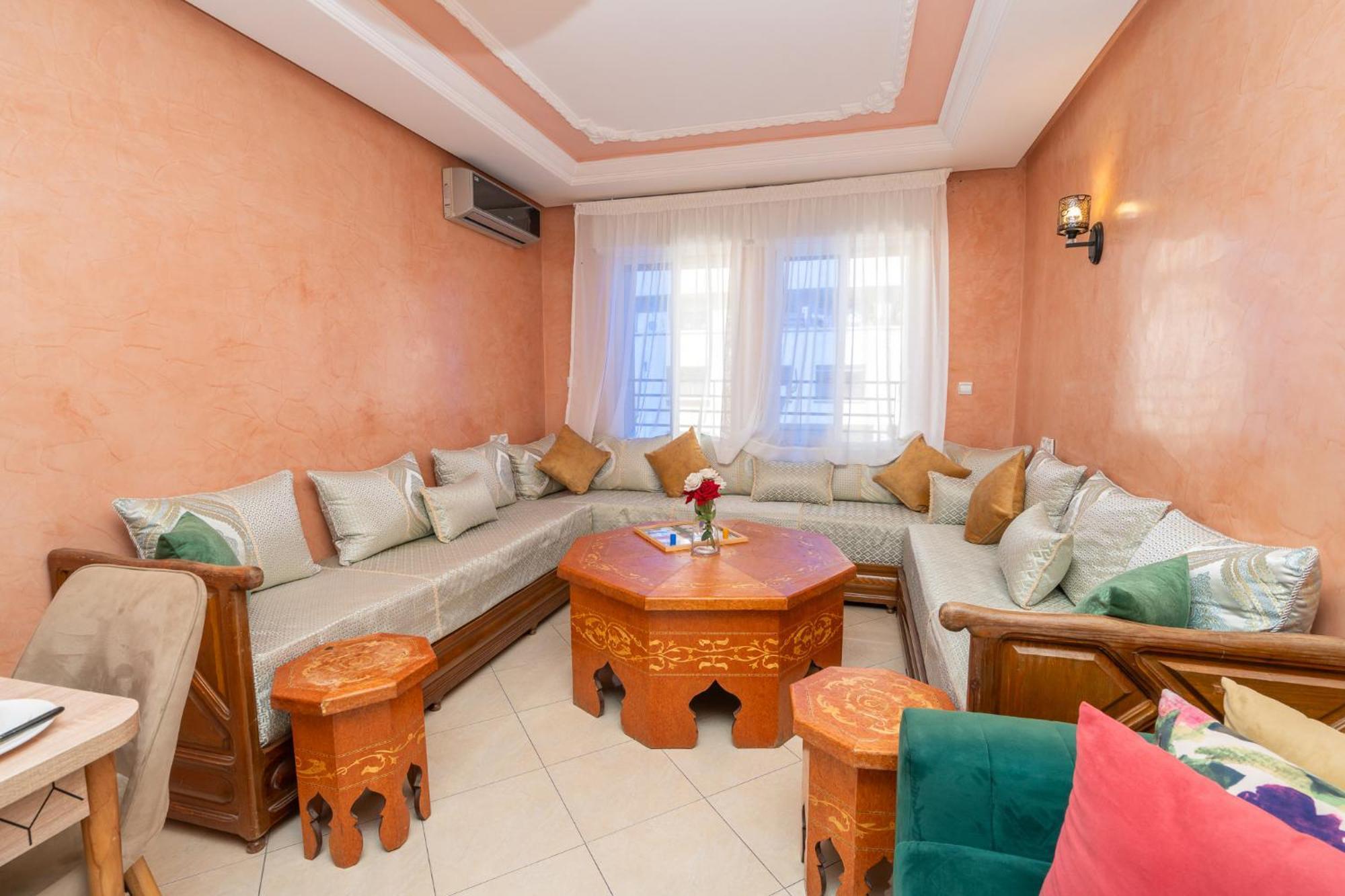 Appartement 2 Chambres Pres De La Corniche Tangier Bagian luar foto